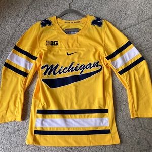 University of Michigan hockey jersey
